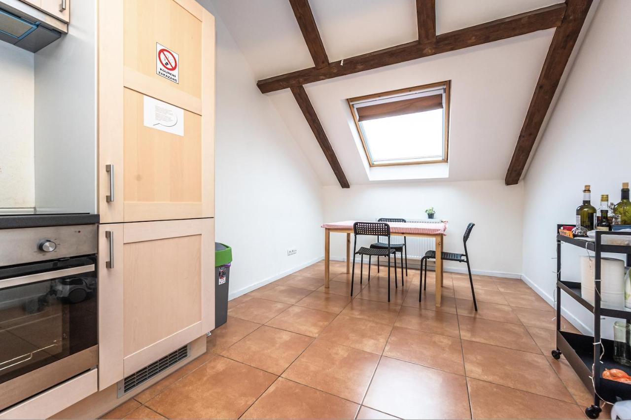 Legerova Apartamento *